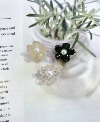 Picture of Hair accessories with flowers